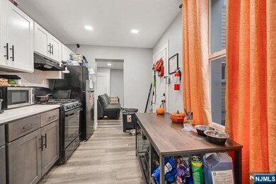 14-16 Crown St, Bloomfield, NJ 07003 - photo 4