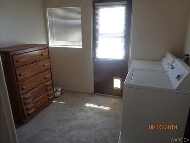 Laundry washer & Dryer also could put in a bed.