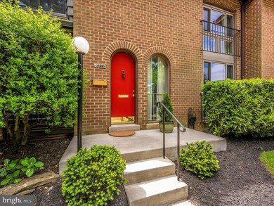 10881 Deborah Dr, Potomac, MD 20854 - photo 2