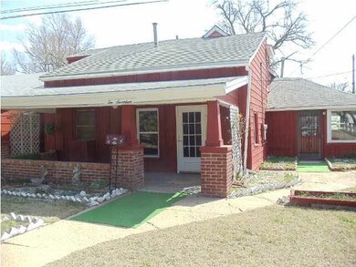 Huge, covered front porch