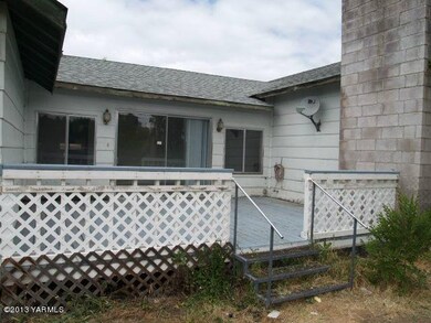 Front Patio/Deck
