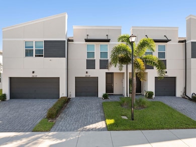 3939 SE Mentmore Ln, Stuart, FL 34997 - photo 2