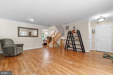 10632 Alison Dr, Burke, VA 22015 - photo 4