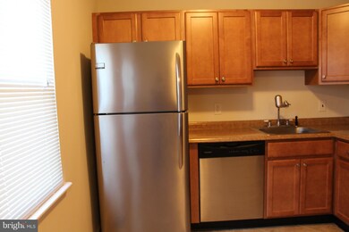 2471 Vineyard Ln, Crofton, MD 21114 - photo 4