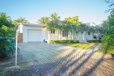 355 Redwood Ln, Key Biscayne, FL 33149 - photo 2