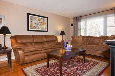 48 Bumble Bee Cir, Shrewsbury, MA 01545 - photo 2