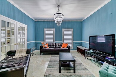 165 Barbados Ave, Tampa, Fl 33606 - Family Room/De