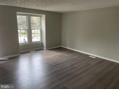 9412 Chippenham Dr, Laurel, MD 20723 - photo 6