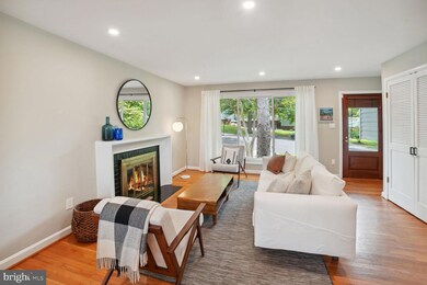 3519 Plyers Mill Ct, Kensington, MD 20895 - photo 5