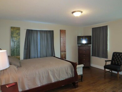 (7) Bedroom 2
