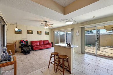 Breakfast Bar/Family Room