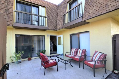 Patio2 32c