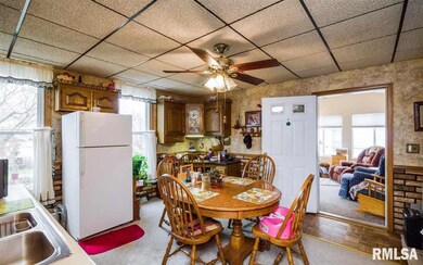 1940 W 1st St, Davenport, IA 52802 - photo 5