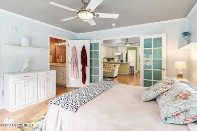 17-Primary Bedroom_ELI02436-Edit