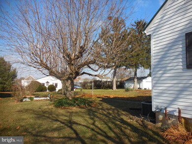 217 W Walnut St, Palmyra, PA 17078 - photo 7