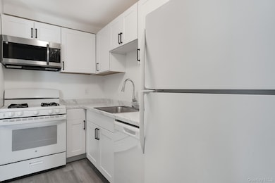 1 Locust Ct unit C, Fishkill, NY 12524 - photo 7