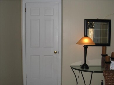 Entry/Foyer.