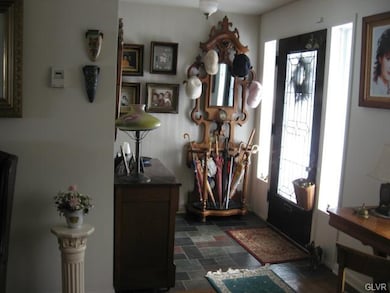 2521 Colorado St, Allentown, PA 18103 - photo 4