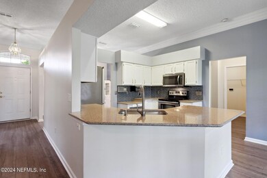 8052 Donegal Ln, Jacksonville, FL 32244 - photo 4