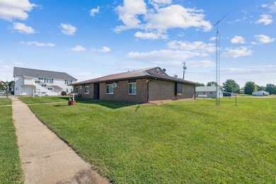 108 S Center St, Dundee, IA 52038 - photo 3