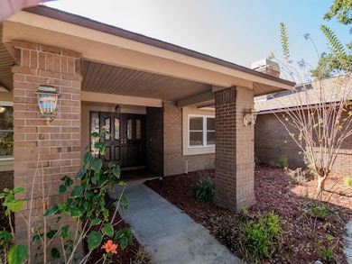 4618 Westford Cir, Tampa, FL 33618 - photo 2