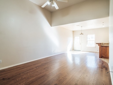 3007 SW Amberwood Ave unit 2, Bentonville, AR 72712 - photo 3