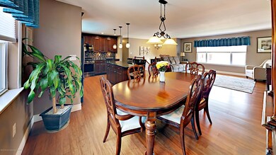 30_Netty_Dining_1