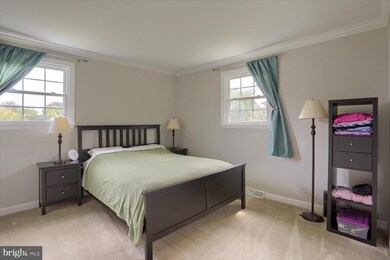 892 W Chestnut St, Coatesville, PA 19320 - photo 7