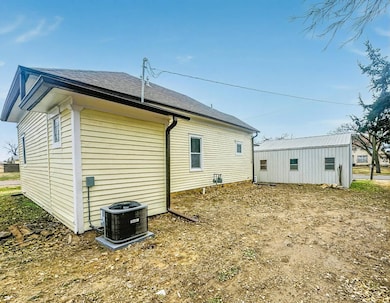 604 N 3rd St, Lincoln, KS 67455 - photo 5