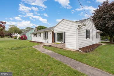 506 Donegal Springs Rd, Mount Joy, PA 17552 - photo 2