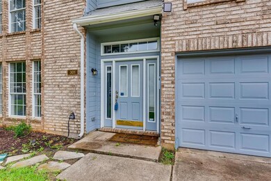 301 Arwine Dr, Hurst, TX 76053 - photo 2