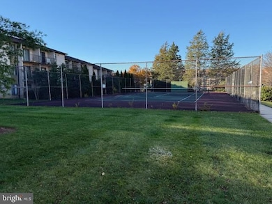 6952 Hanover Pkwy unit 2 (200), Greenbelt, MD 20770 - photo 3