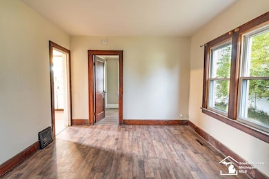 8258 N Dixie Hwy, Newport, MI 48166 - photo 5