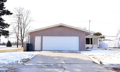 3143 S Stephen Dr, Columbus, OH 43204 - photo 2