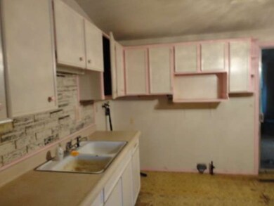 102 Del Rio Rd, Carpentersville, IL 60110 - photo 4