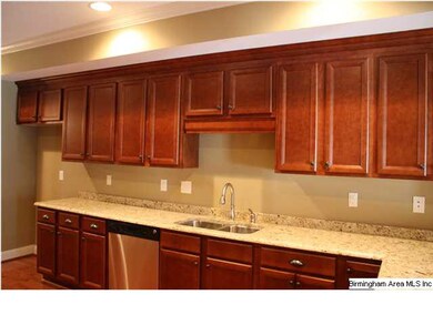 BEAUTIFUL GRANITE COUNTERTOPS!