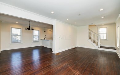 Living Room (2)