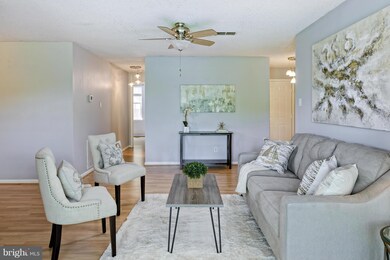 12103 Greenway Ct unit 102, Fairfax, VA 22033 - photo 5