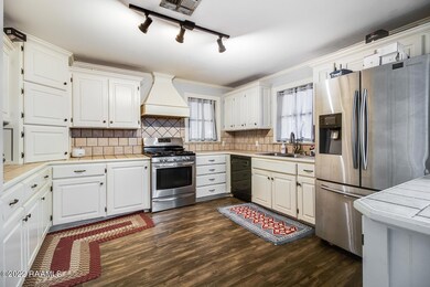 140 Jaunita St-3