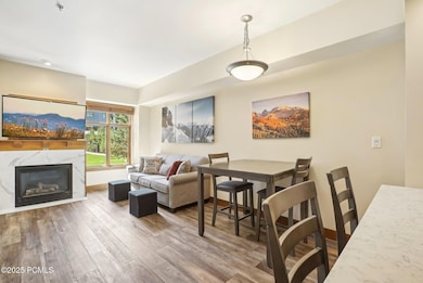 5-web-or-mls-N Sundial Ct-1104-006