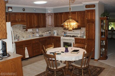 690 Gardenview Dr SW, Byron Center, MI 49315 - photo 4