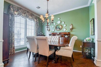 Entertain in your gorgeous Dining Room!