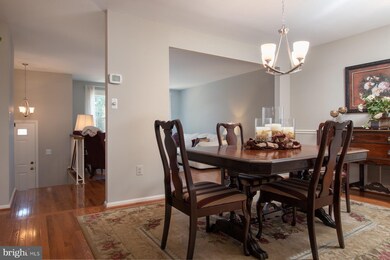 7737 Jewelweed Ct, Springfield, VA 22152 - photo 4