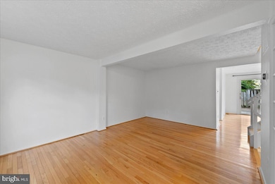 11537 Ivy Bush Ct, Reston, VA 20191 - photo 5