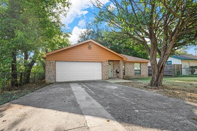 904 Renfro Dr, Fort Worth, TX 76108 - photo 4