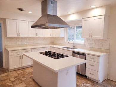 21801 Providencia St, Woodland Hills, CA 91364 - photo 3