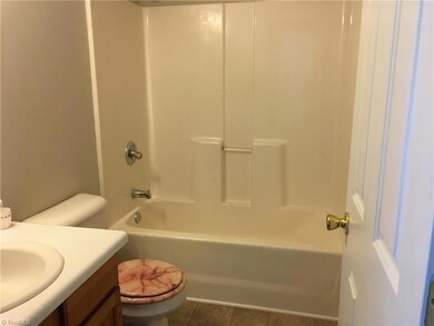 313 Hubbard St, Reidsville, NC 27320 - photo 6