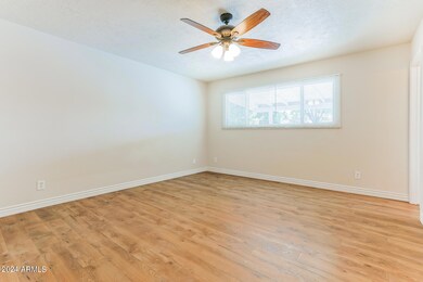 022-photo-primary-bedroom-13529076