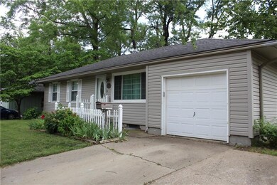 810 S South Summit Cir, Blue Springs, MO 64015 - photo 3