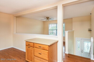 8800 Lantana Dr, Louisville, KY 40229 - photo 6